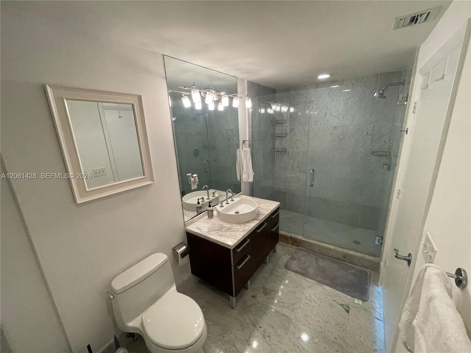 В аренду: $2,800 (1 спален, 1 ванн, 806 Квадратных фут)