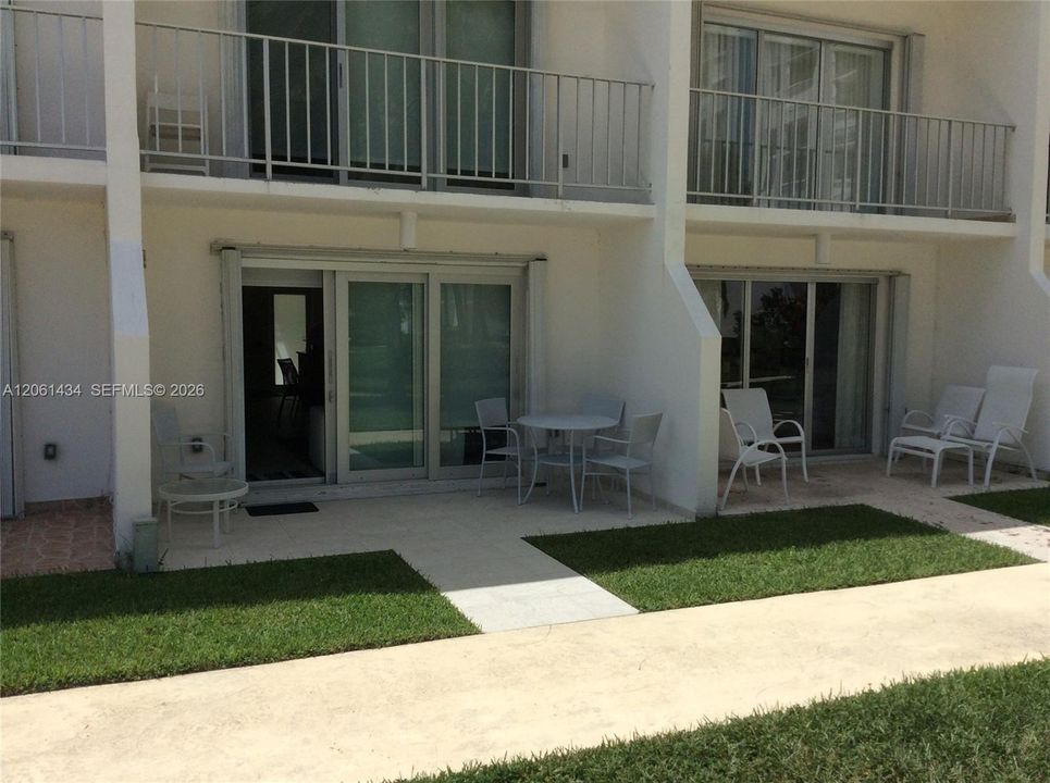 В аренду: $6,000 (2 спален, 2 ванн, 1042 Квадратных фут)