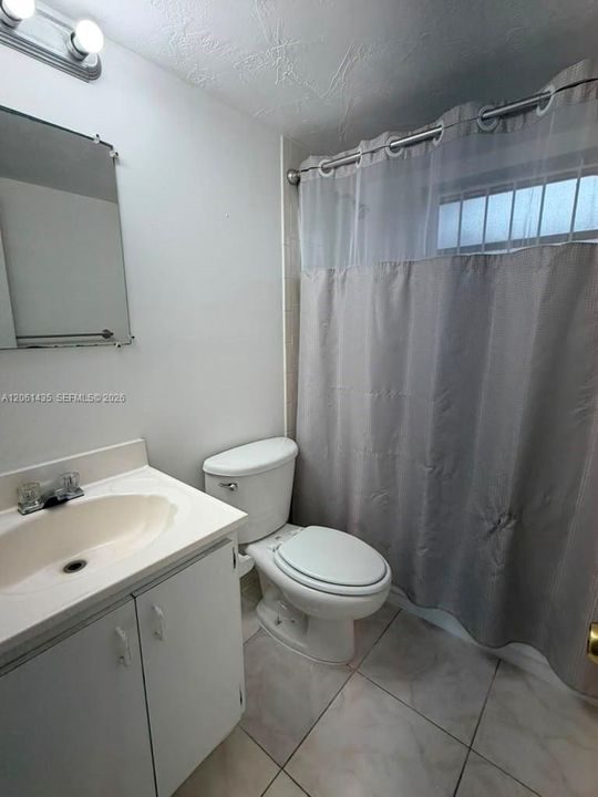 В аренду: $1,800 (2 спален, 1 ванн, 1431 Квадратных фут)
