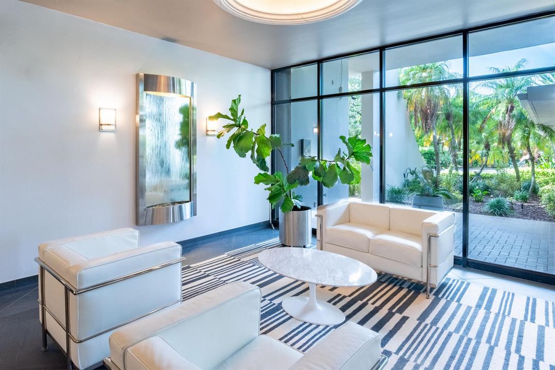 © Clark-2400 Presidential Way 302-022