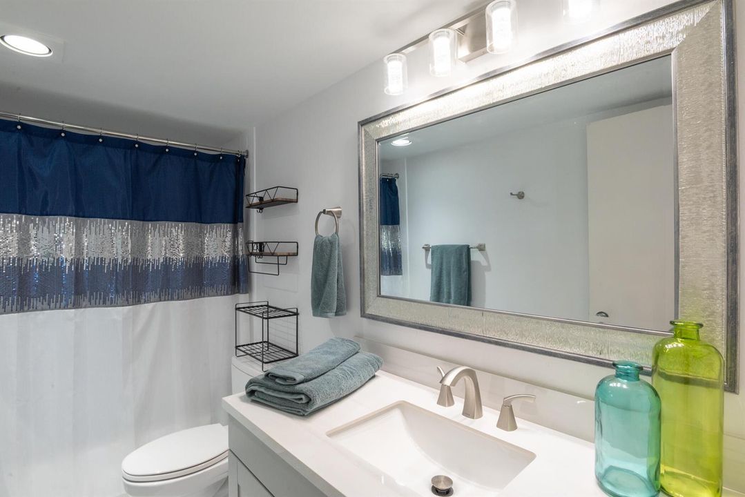 © Clark-2400 Presidential Way 302-021