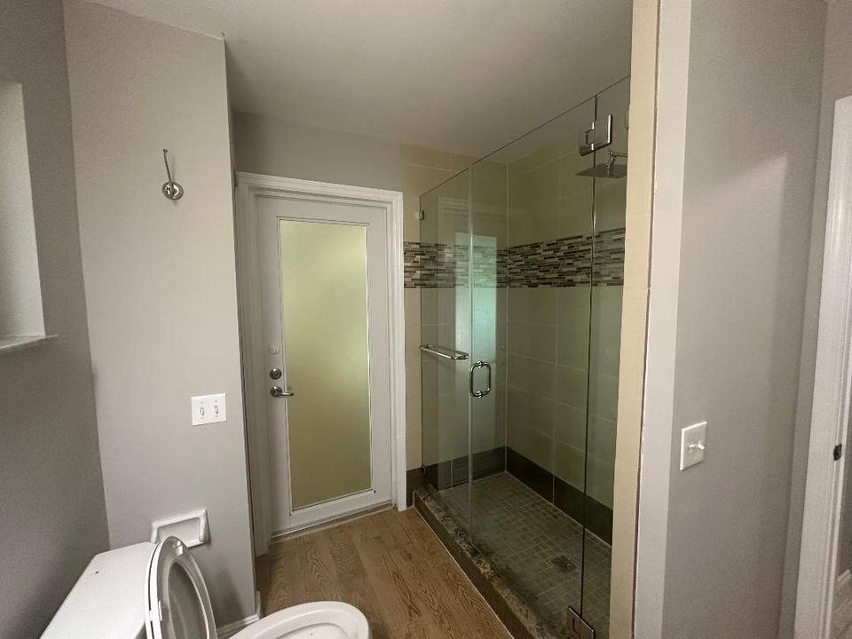 2nd Bathroom