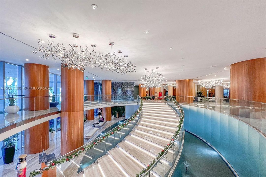 For Sale: $525,000 (1 beds, 1 baths, 745 Square Feet)