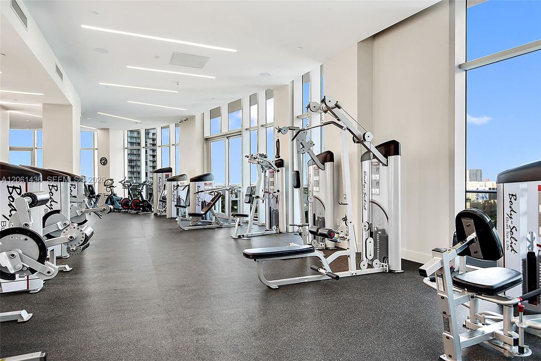 For Sale: $525,000 (1 beds, 1 baths, 745 Square Feet)