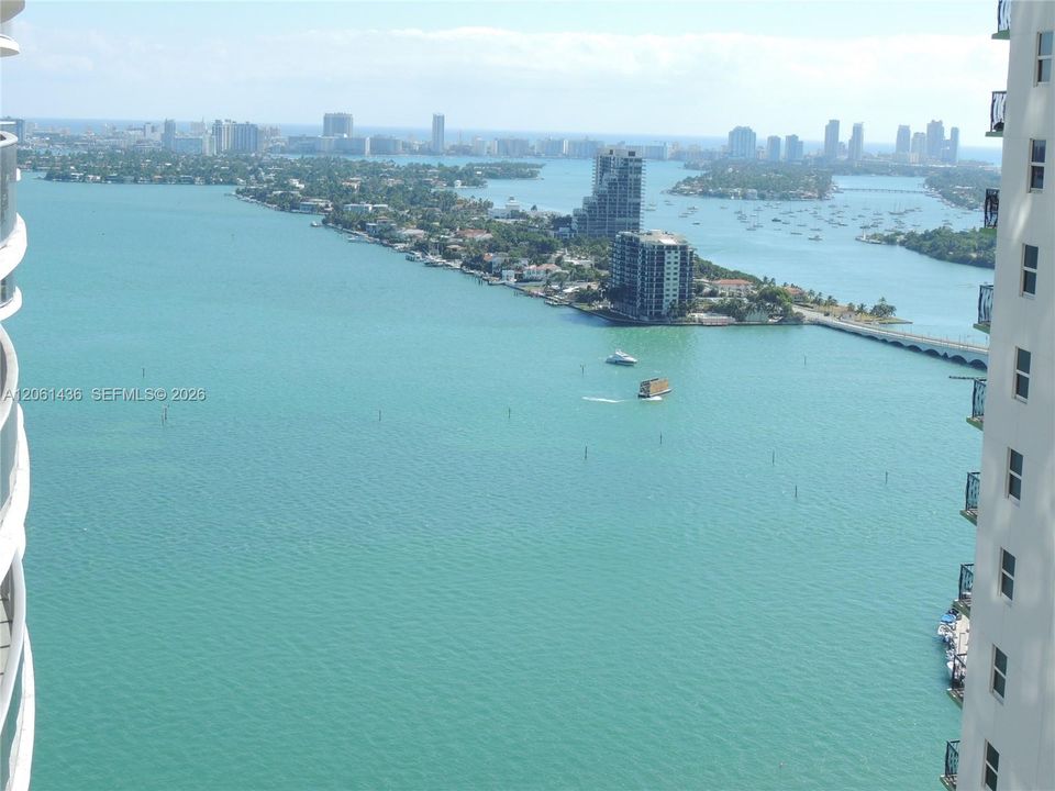 For Sale: $525,000 (1 beds, 1 baths, 745 Square Feet)