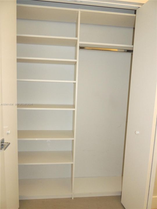 For Sale: $525,000 (1 beds, 1 baths, 745 Square Feet)