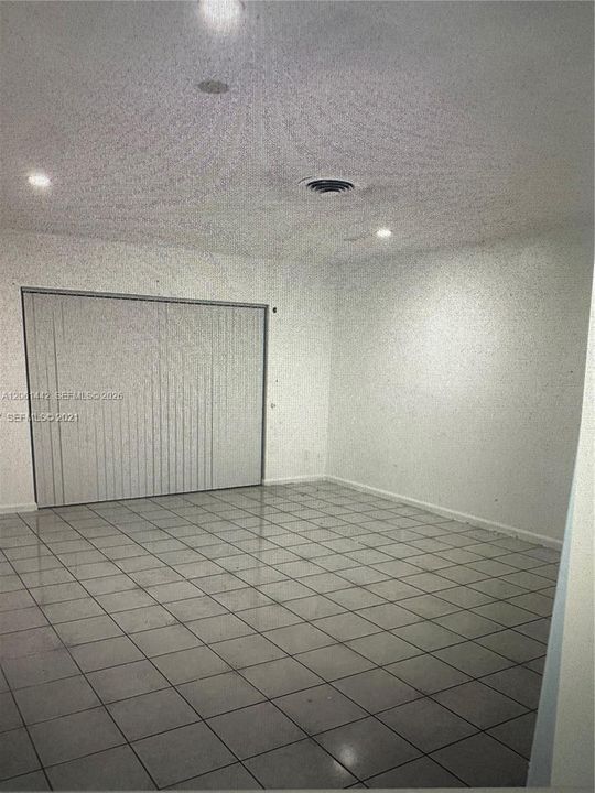 В аренду: $1,880 (1 спален, 1 ванн, 1000 Квадратных фут)