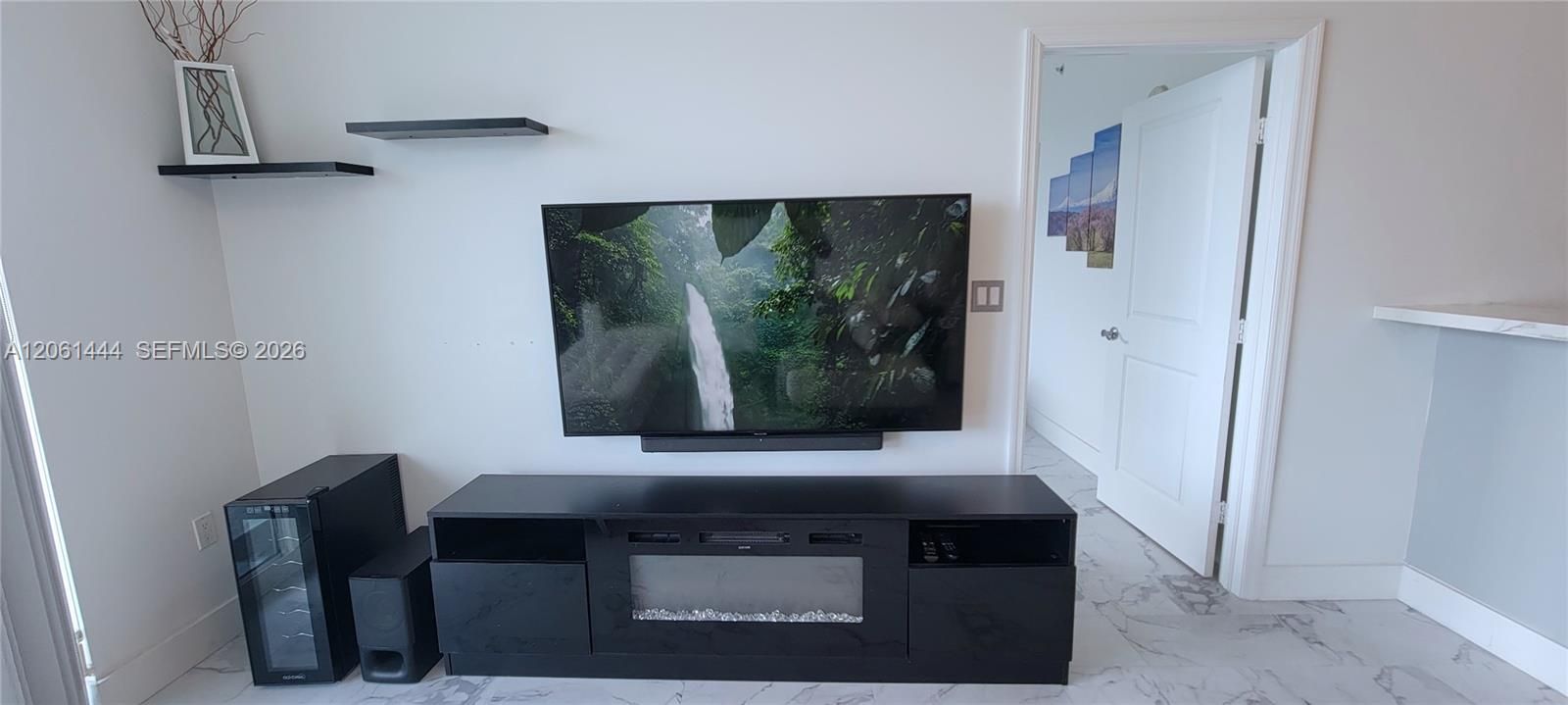 En Venta: $514,999 (2 camas, 2 baños, 1251 Pies cuadrados)