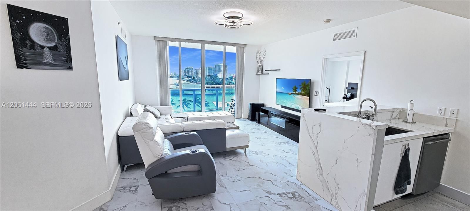 En Venta: $514,999 (2 camas, 2 baños, 1251 Pies cuadrados)