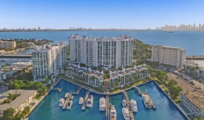 En Venta: $514,999 (2 camas, 2 baños, 1251 Pies cuadrados)