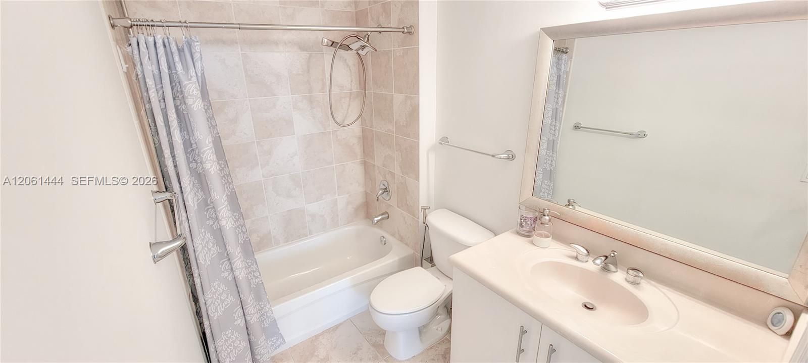 En Venta: $514,999 (2 camas, 2 baños, 1251 Pies cuadrados)
