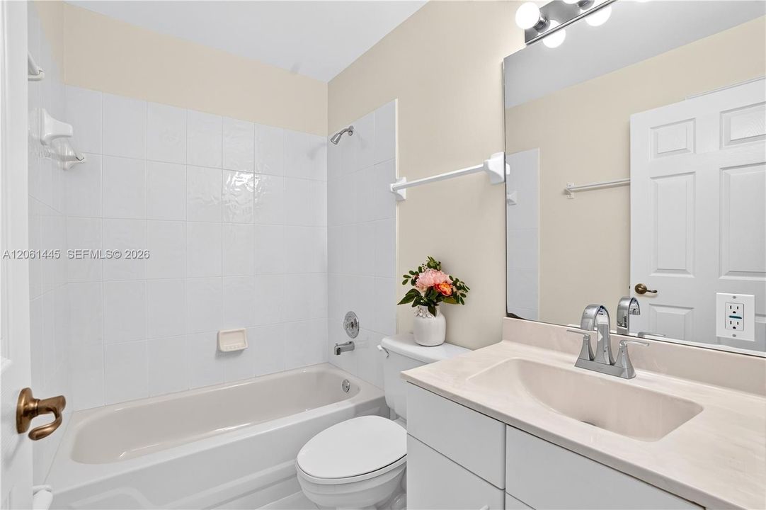 En Venta: $669,000 (3 camas, 2 baños, 1546 Pies cuadrados)