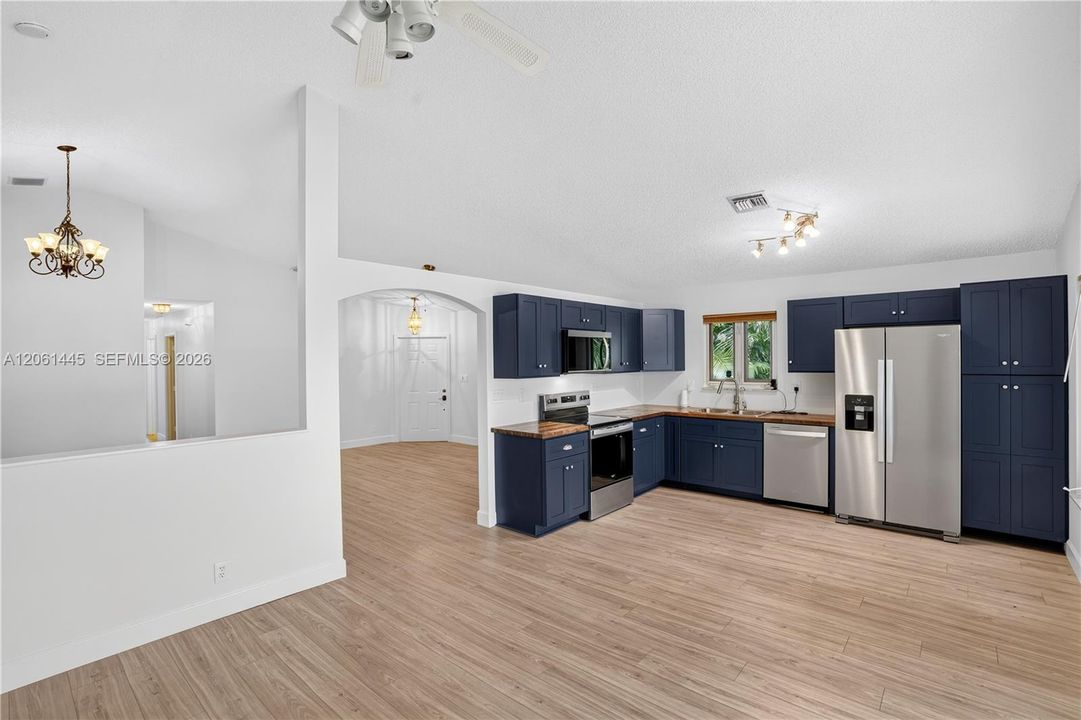 En Venta: $669,000 (3 camas, 2 baños, 1546 Pies cuadrados)