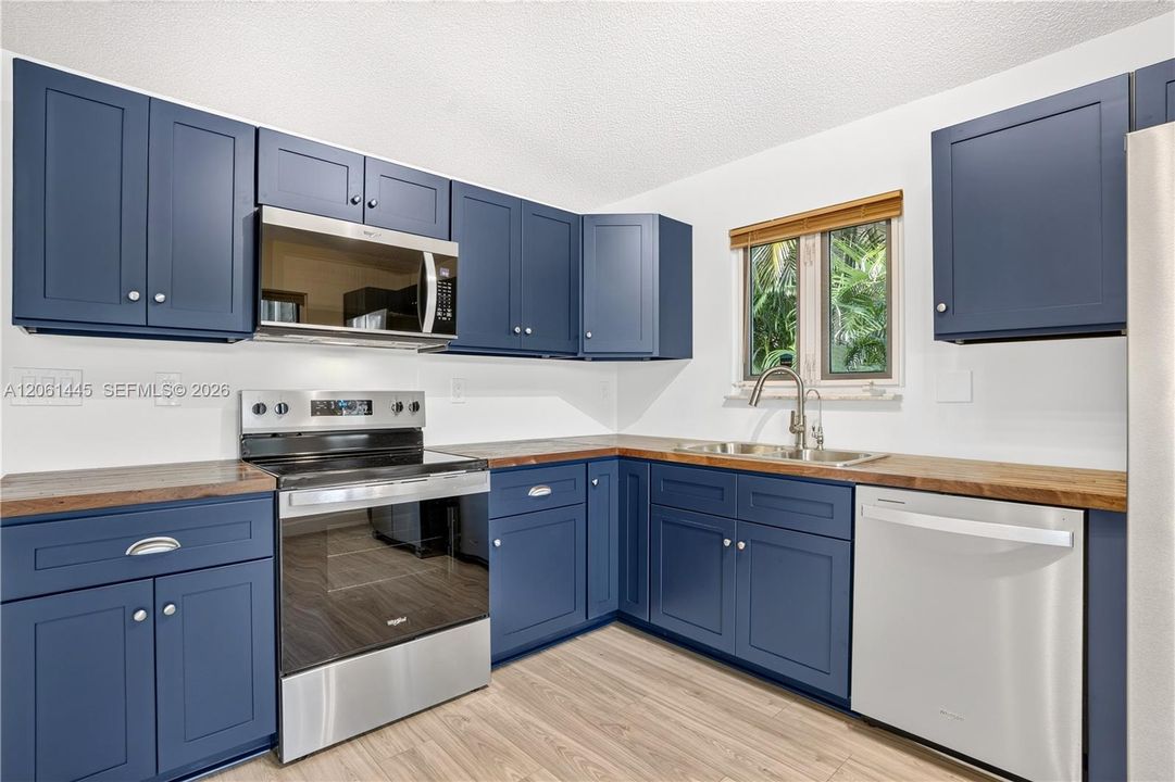 En Venta: $669,000 (3 camas, 2 baños, 1546 Pies cuadrados)