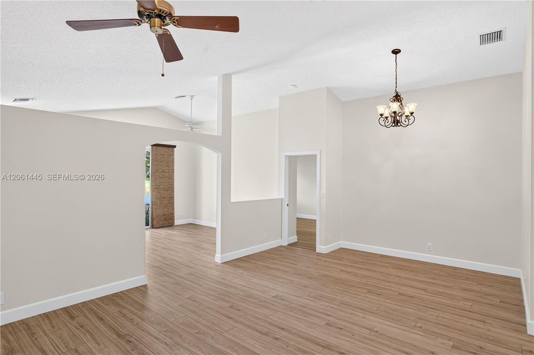 En Venta: $669,000 (3 camas, 2 baños, 1546 Pies cuadrados)