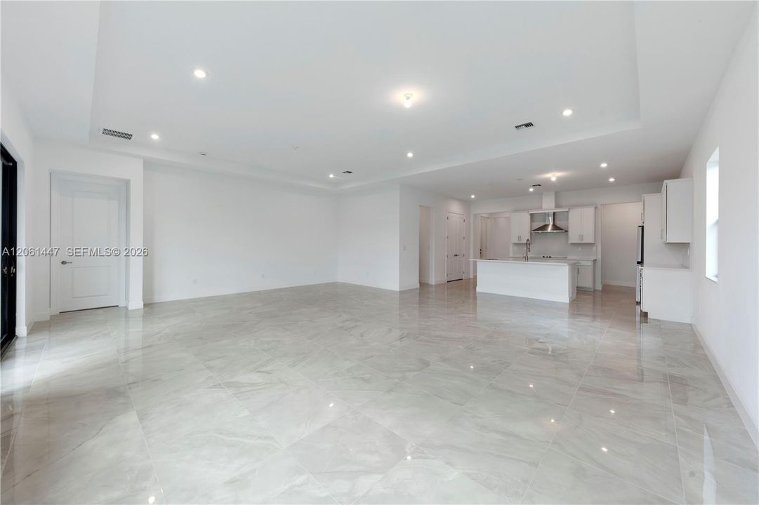 В аренду: $5,900 (3 спален, 3 ванн, 2367 Квадратных фут)