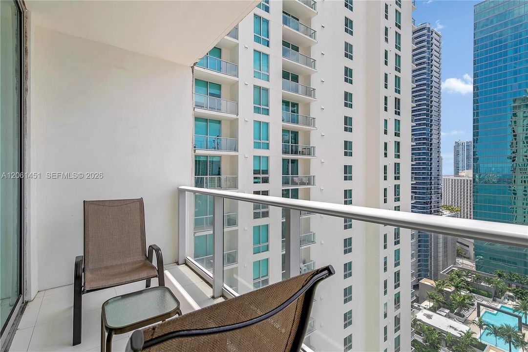 For Sale: $395,000 (1 beds, 1 baths, 539 Square Feet)