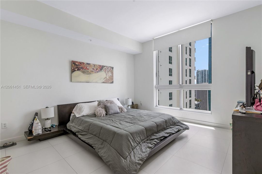For Sale: $395,000 (1 beds, 1 baths, 539 Square Feet)