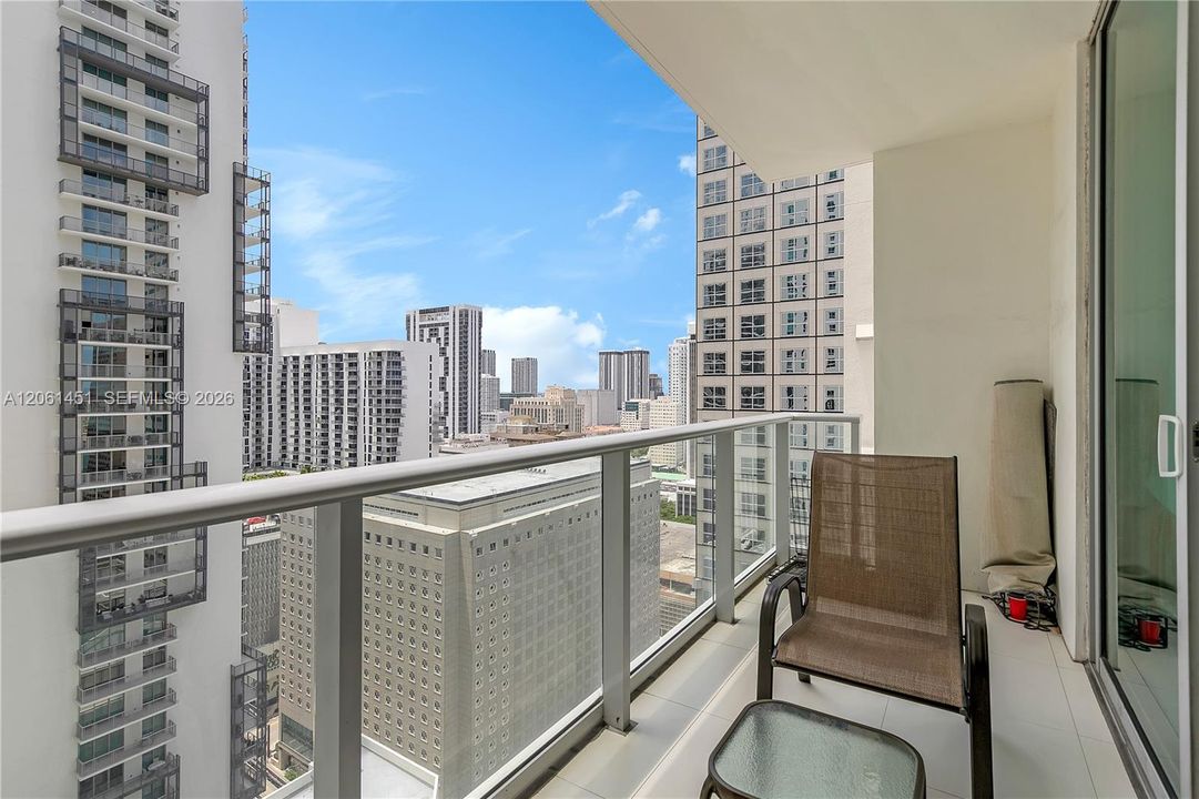 For Sale: $395,000 (1 beds, 1 baths, 539 Square Feet)