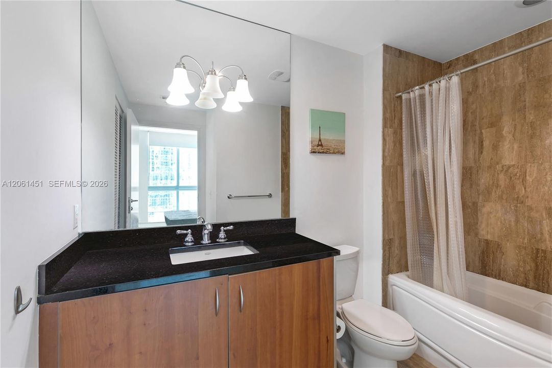 For Sale: $395,000 (1 beds, 1 baths, 539 Square Feet)