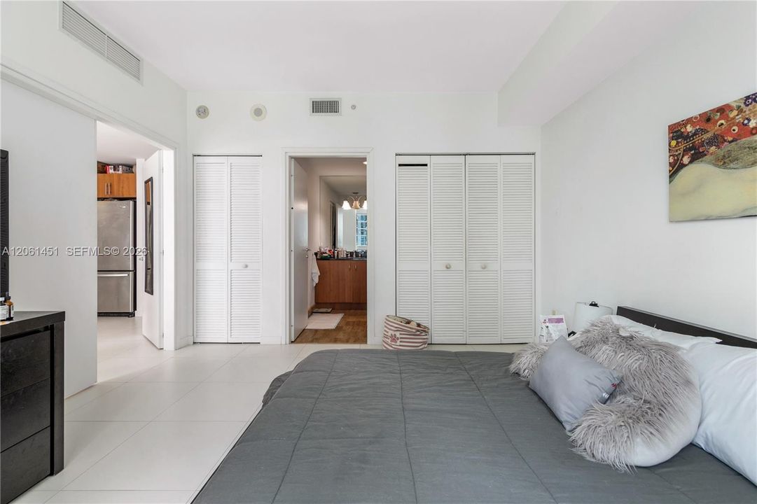 For Sale: $395,000 (1 beds, 1 baths, 539 Square Feet)