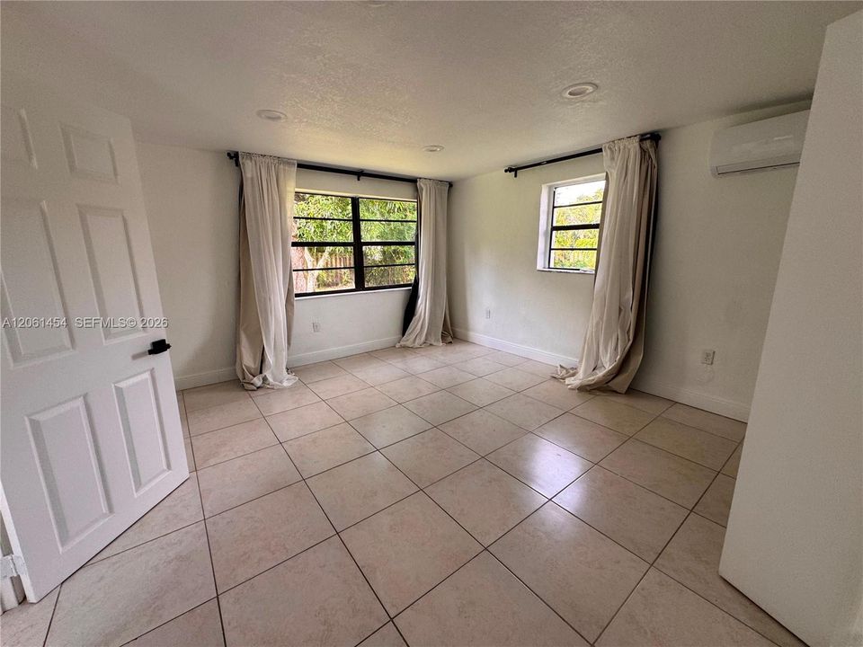 В аренду: $3,450 (3 спален, 2 ванн, 1350 Квадратных фут)