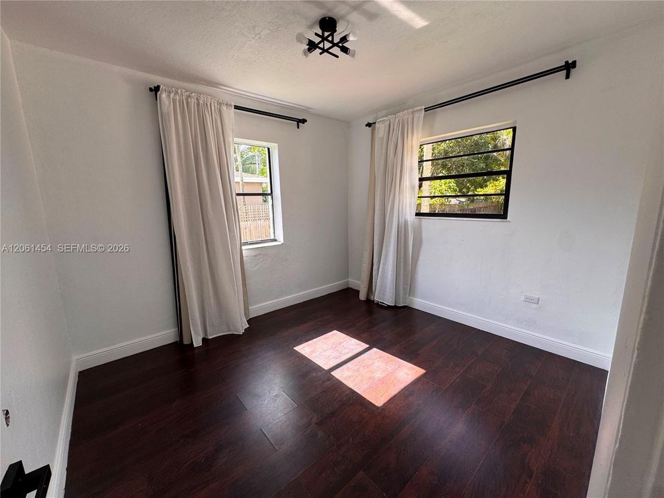 В аренду: $3,450 (3 спален, 2 ванн, 1350 Квадратных фут)