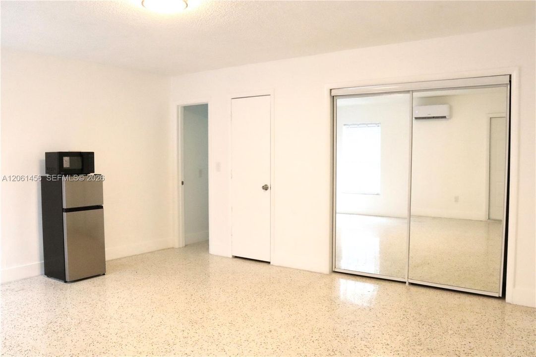 В аренду: $1,100 (1 спален, 1 ванн, 250 Квадратных фут)