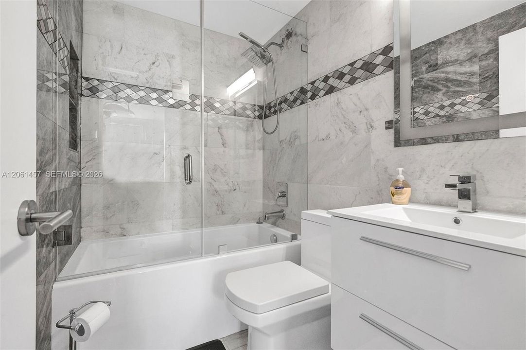 В аренду: $3,800 (2 спален, 2 ванн, 720 Квадратных фут)