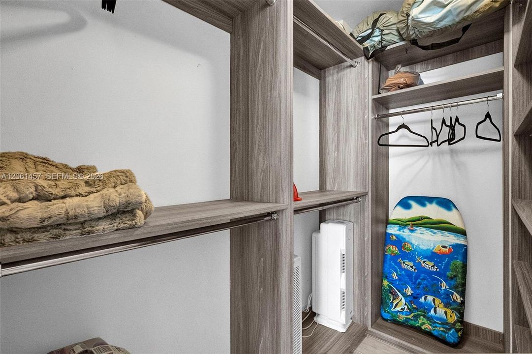 В аренду: $3,800 (2 спален, 2 ванн, 720 Квадратных фут)