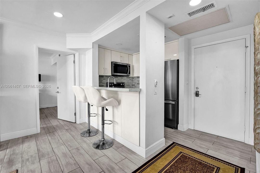 В аренду: $3,800 (2 спален, 2 ванн, 720 Квадратных фут)