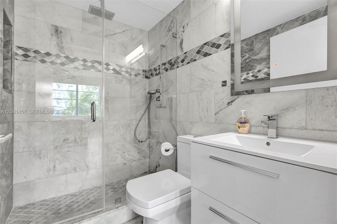 В аренду: $3,800 (2 спален, 2 ванн, 720 Квадратных фут)
