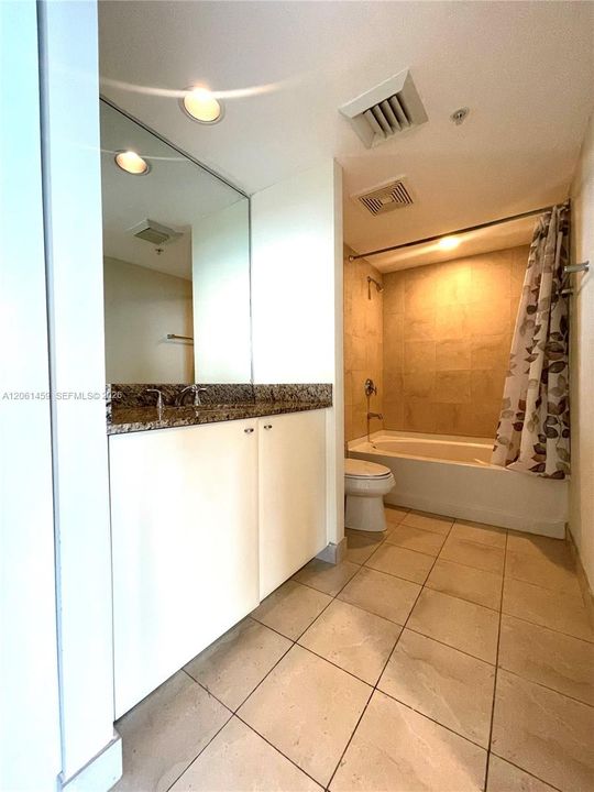 For Sale: $525,000 (2 beds, 2 baths, 1036 Square Feet)