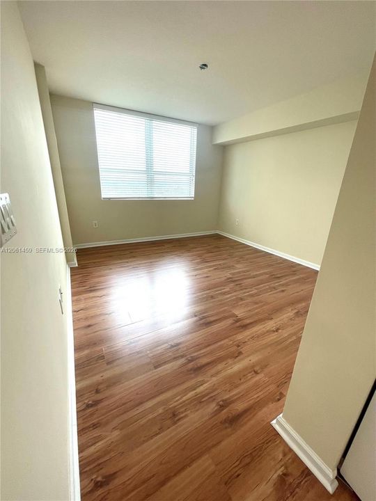 For Sale: $525,000 (2 beds, 2 baths, 1036 Square Feet)