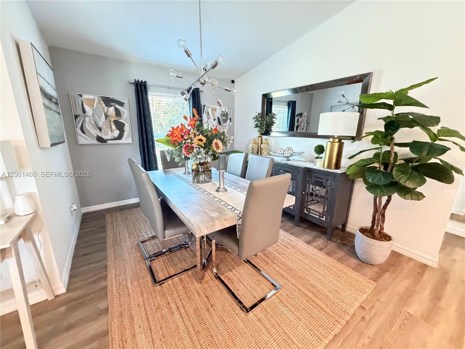 En Venta: $299,990 (3 camas, 2 baños, 1364 Pies cuadrados)