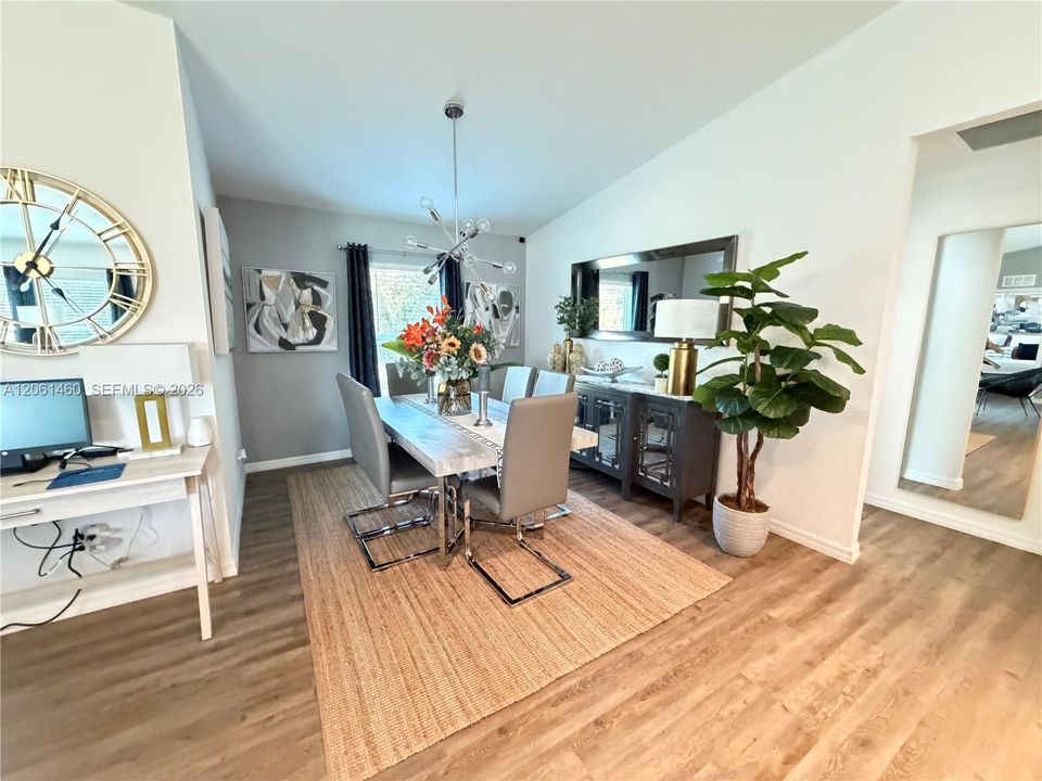 En Venta: $299,990 (3 camas, 2 baños, 1364 Pies cuadrados)