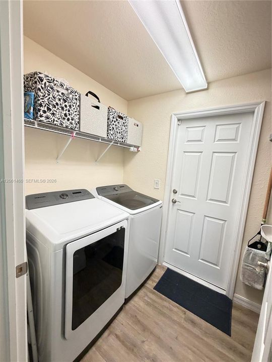 En Venta: $299,990 (3 camas, 2 baños, 1364 Pies cuadrados)