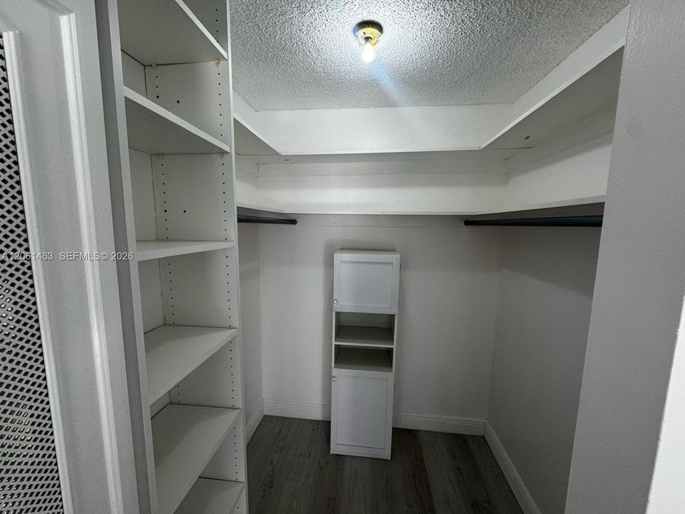 В аренду: $1,900 (1 спален, 1 ванн, 767 Квадратных фут)