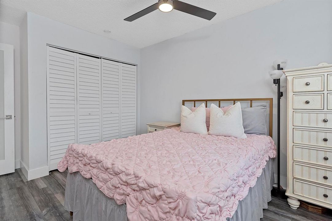 9184 NW 44 St Sunrise, Fl 33351 - - 033
