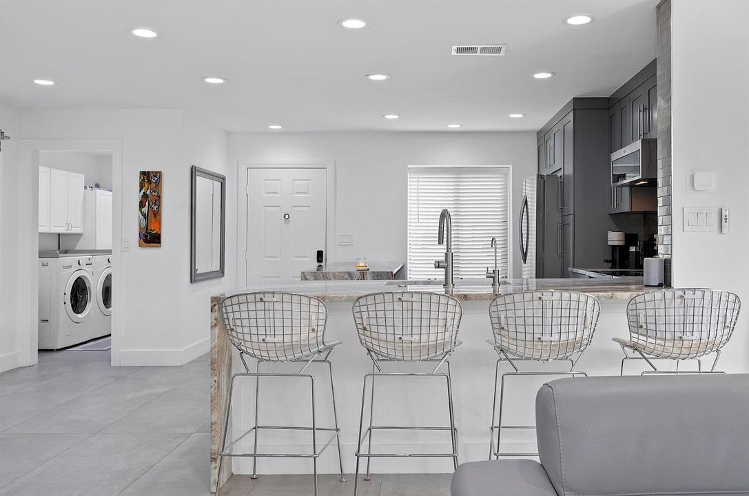 9184 NW 44 St Sunrise, Fl 33351 - - 010