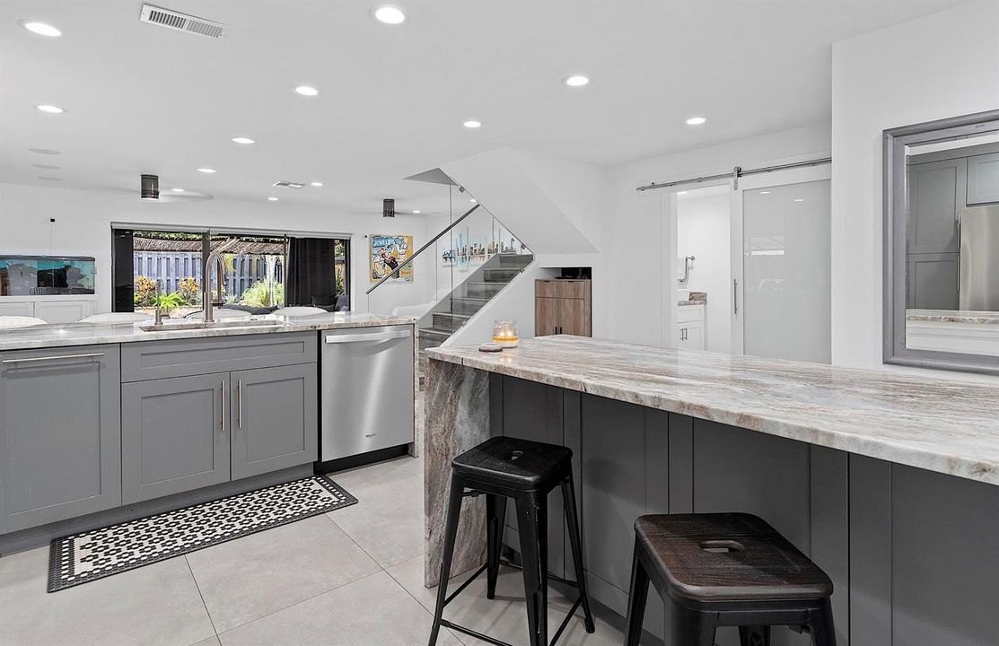 9184 NW 44 St Sunrise, Fl 33351 - - 011