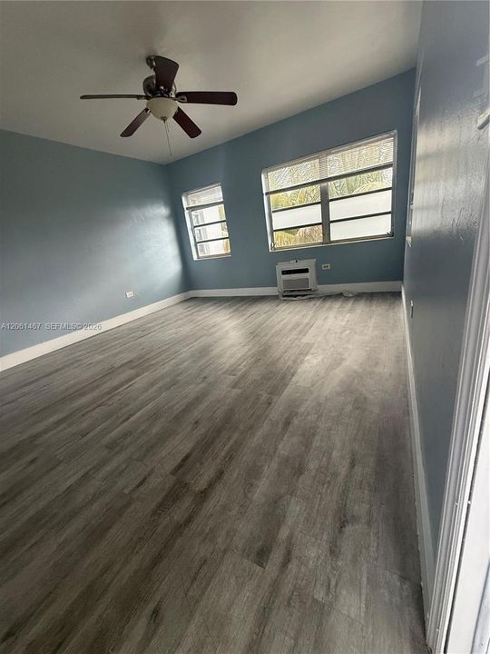 В аренду: $1,900 (1 спален, 1 ванн, 700 Квадратных фут)