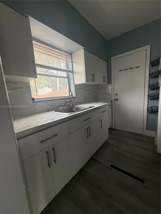 В аренду: $1,900 (1 спален, 1 ванн, 700 Квадратных фут)
