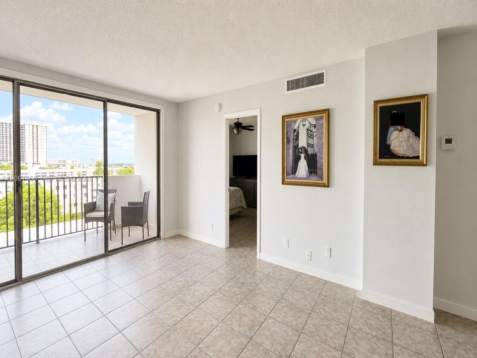 En Venta: $259,900 (2 camas, 1 baños, 1110 Pies cuadrados)