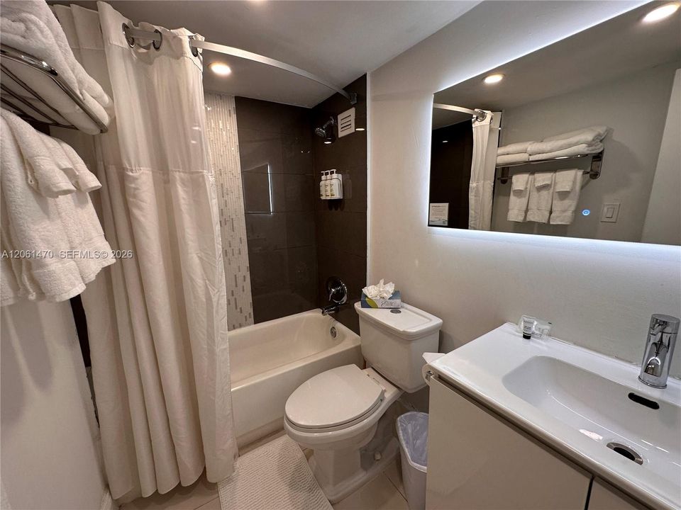 На продажу: $139,000 (0 спален, 1 ванн, 410 Квадратных фут)