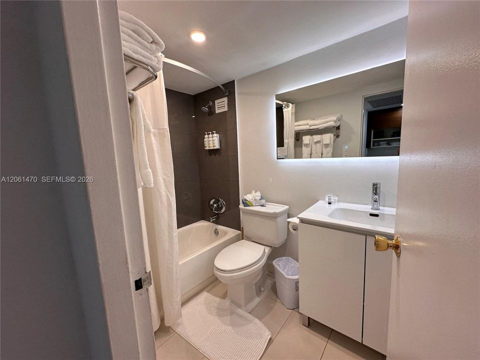 На продажу: $139,000 (0 спален, 1 ванн, 410 Квадратных фут)