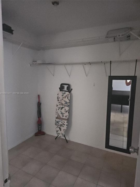 В аренду: $2,000 (1 спален, 1 ванн, 2018 Квадратных фут)