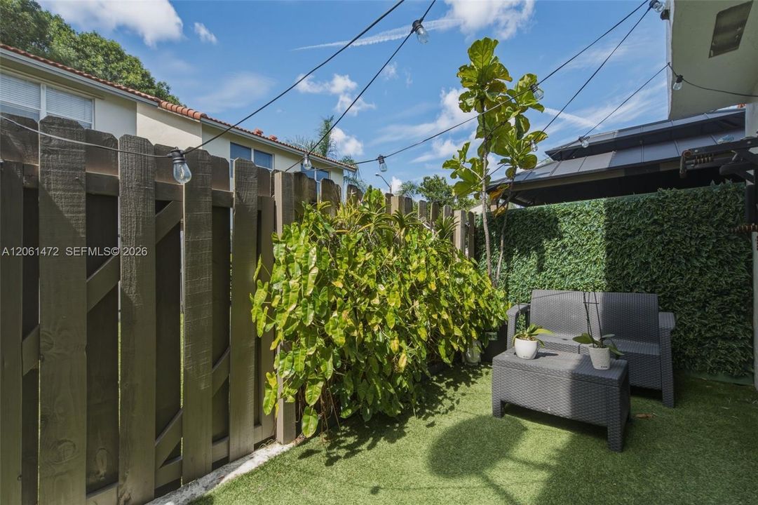В аренду: $2,700 (2 спален, 2 ванн, 1570 Квадратных фут)