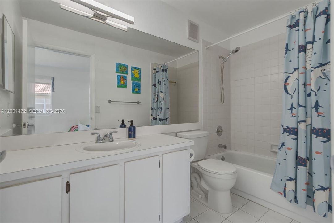 В аренду: $2,700 (2 спален, 2 ванн, 1570 Квадратных фут)