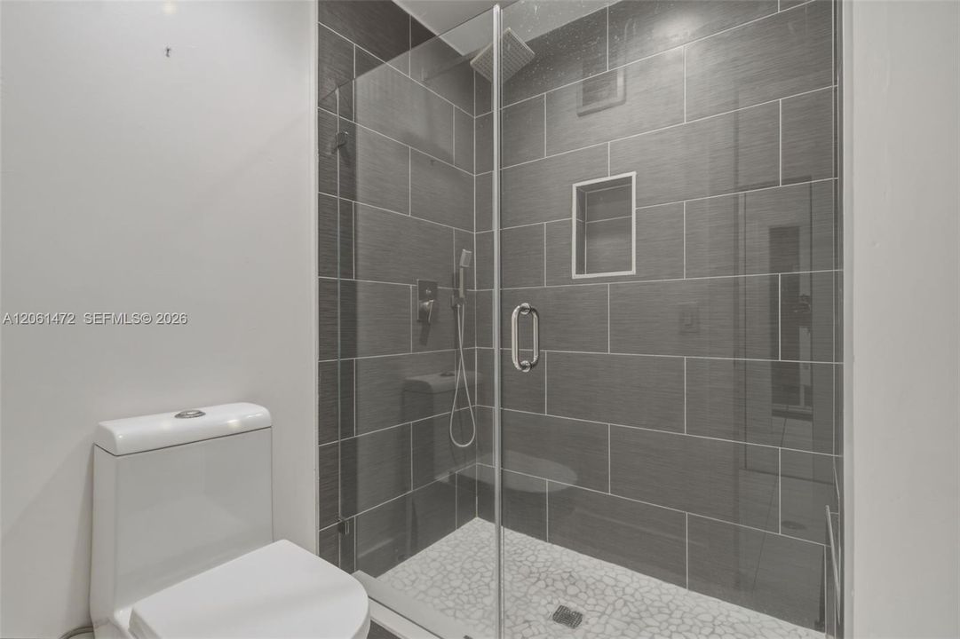 В аренду: $2,700 (2 спален, 2 ванн, 1570 Квадратных фут)